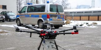 Dron straży miejskiej w Katowicach służący do pomiaru smogu
