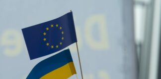 Flagi UE i Ukrainy
